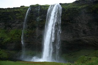 Водопад Seljalandsfoss