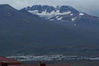 Северные горы со снежниками